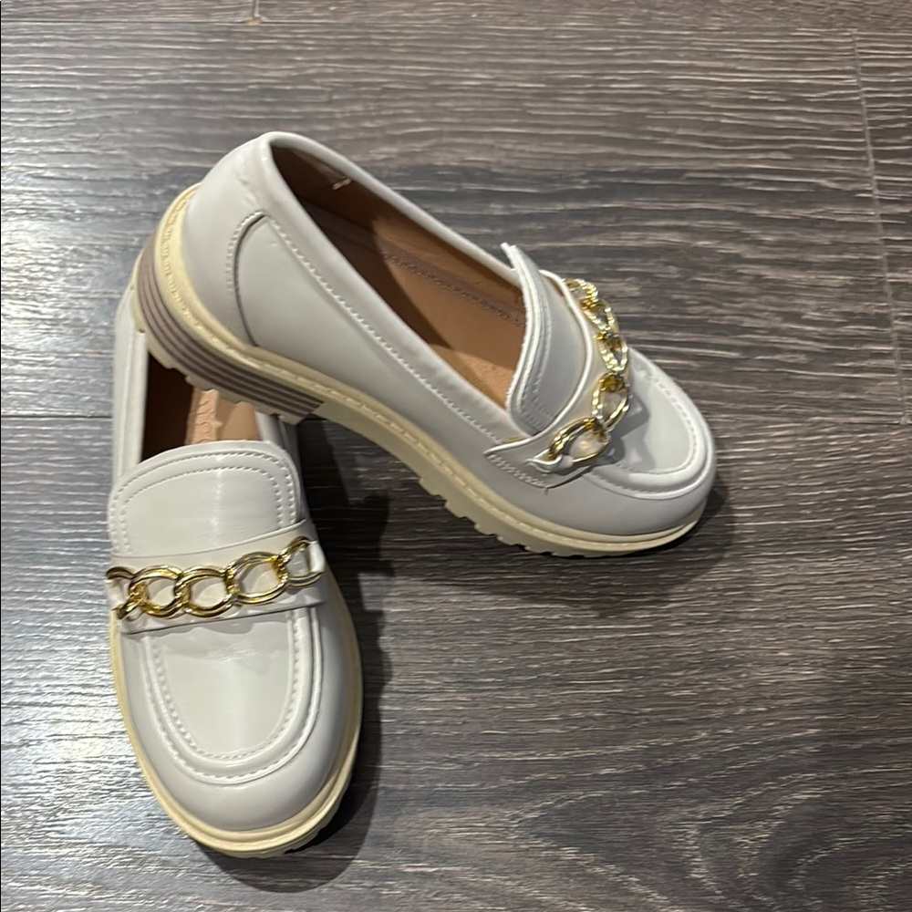 Chic White and Gold Flats with Modern Chain Detail